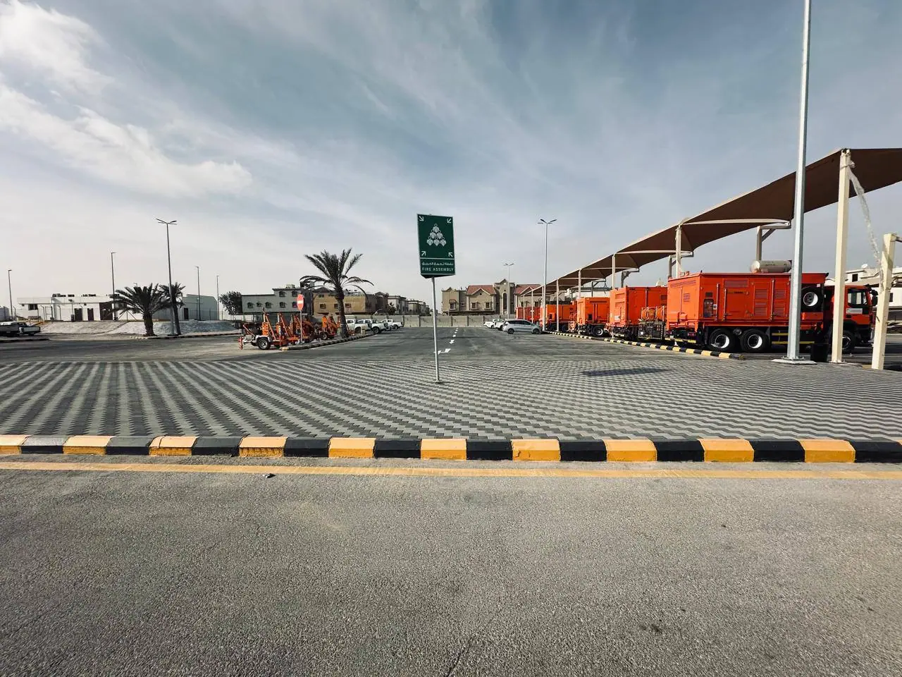 تجهيز الساحات والمواقف والأعمال المدنية لمرفق خدمي متكامل